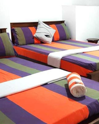 Lilly Rooms