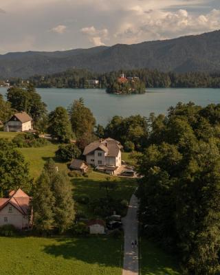 Homestay Vito by Lake