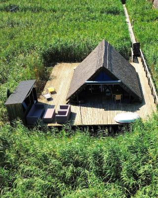 Mountains and Lakes - Romantika 5 Beach Bungalow