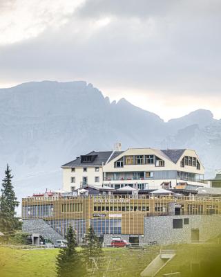 Berghotel Trübsee - Accessible Only by Cable Car