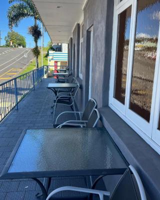 Innisfail Riverfront Motel