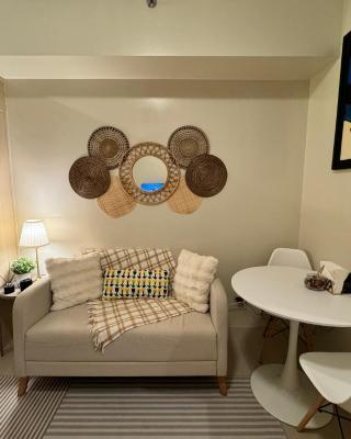 Cozy 1BR Netflix & Alexa w Balcony Free Pool