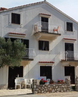 Apartmani Ana Schon