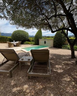 Le Mazet d'Emilia avec jardin et piscine privés