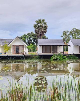 The Duck Cafe and Resort