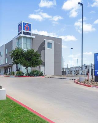 Motel 6-Laredo, TX - Airport
