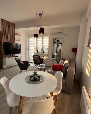 R Lux Apartman Jagodina Akva Park