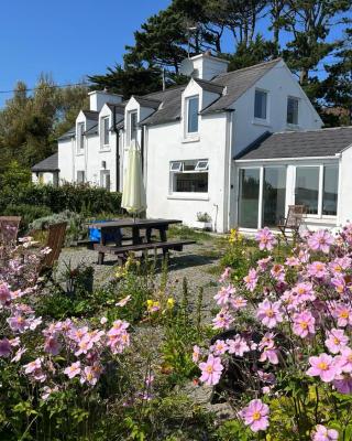 Pier Cottage with private water access to Colla Pier