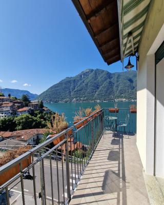 Casa vacanze Flora con vista lago