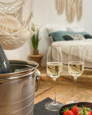 Bien-être au naturel, Love Room, Jacuzzi Sauna, Centre-Historique