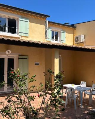 Le Gîte du Festival Sud Aqua - Avignon TGV