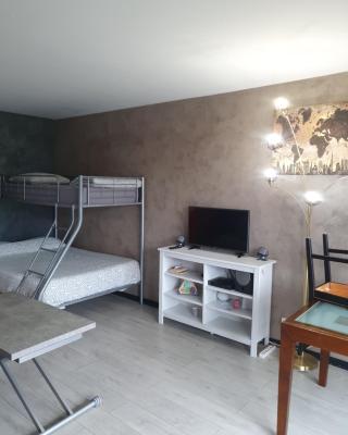 "Cosy & Modern" Logement avec parking privé et proche métro Paris !
