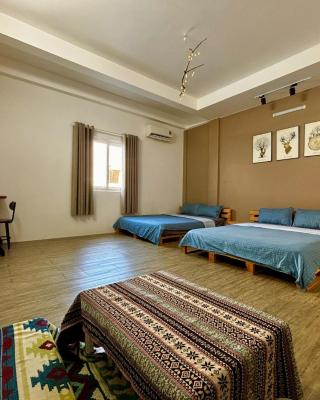 STAY hostel - 300m from the ferry