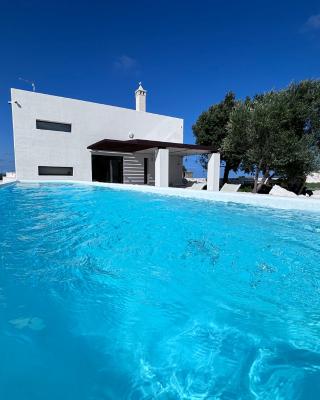 Aeneas Villa Pool & Jacuzzi al mare Torre Guaceto