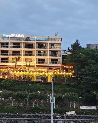 Cheonjiyeon Crystal Hotel