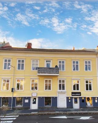 Sekelskiftescharm i Hjärtat av Strömstad, 4 bäddar - Historic Charm, for 4 Guests