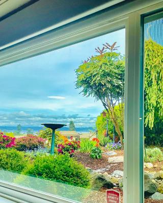 1300sf Retreat with Sound View, Garden & Privacy