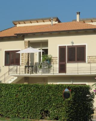 Casa Vacanze “Bouganville” loc Avane Pisa