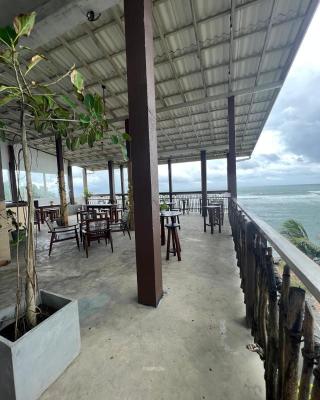 Galene Beach & Surf Hotel