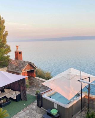 Super Horizont -FREE PARKING AND JACCUZZI