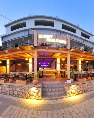 Sunset Boulevard Hotel