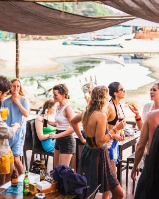 This is it Beachfront - Rooms, Cafe & Events
