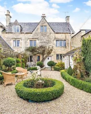 Lovedays Cottage, A Luxury 16th Century home in Painswick