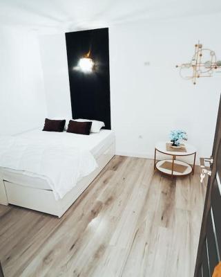 Garsoniera premium