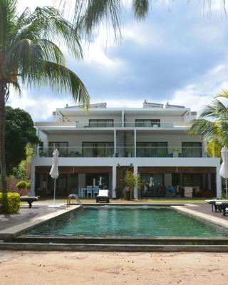 Olana Blue - Beachfront apartment