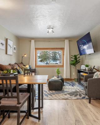 Triceratops Landing I Fire Place I Games I Netflix