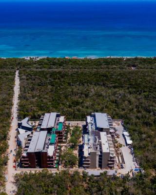 Seascape apartment near the beach with a sea-view rooftop and infinity pool