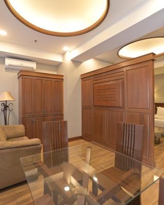 Paragon Hotel and Suites