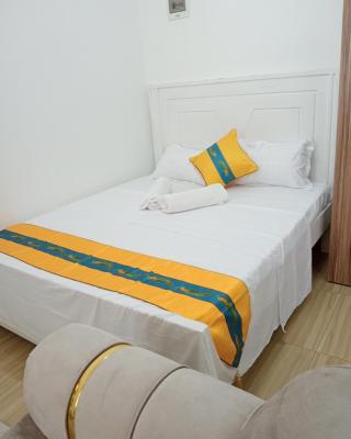 Reyna Apartments
