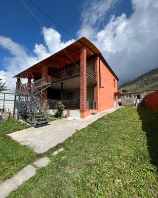 Wander Kazbegi Hotel