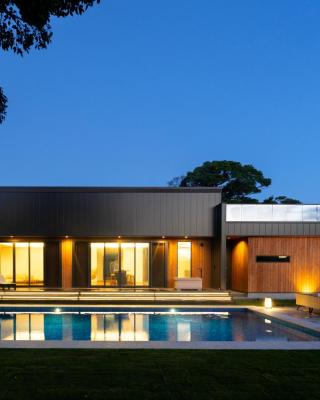 EKVOLI MARINA VILLA, Isumi Garden
