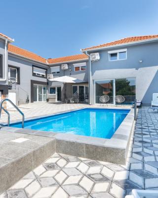 Aleks apartmani