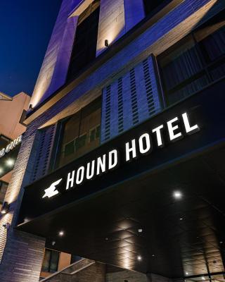 Hound Hotel Hadan