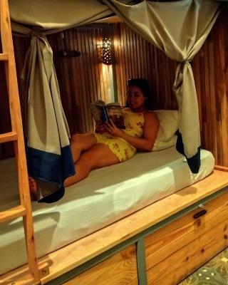 Mediterraneo Youth Hostel