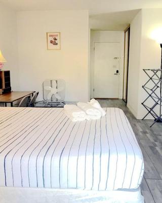 Super bedroom with private bathroom 5