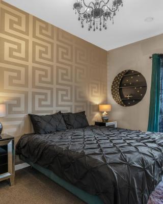 Cosy, Stylish Bedroom for Business and Work Travellers
