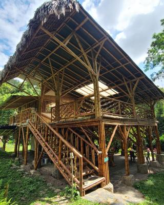 Colibamboo Ecolodge Biocasa artesanal rodeada de naturaleza con jaccuzi y mucho más