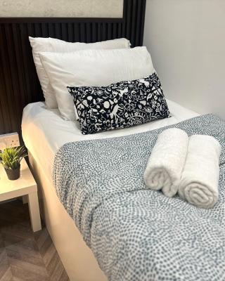 Cove Partition Room in Tecom Near Internet City Metro