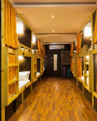 Sunrise juhu hostel