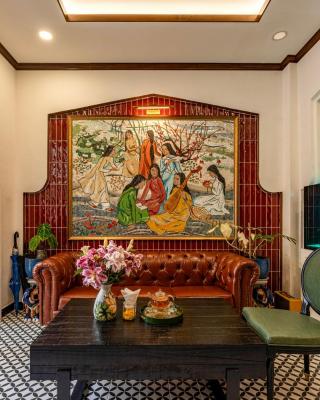 White Lotus - Heritage Hotel