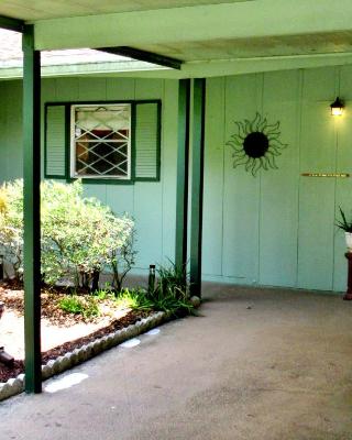 Eric and Nancy's Boutique Bed and Breakfast