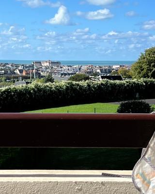 Domaine du Vert Coteau, limite Trouville, beau 3 pièces avec parking et balcon vue Mer