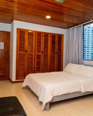 Habitación doble baño privado cerca al mar y bahia