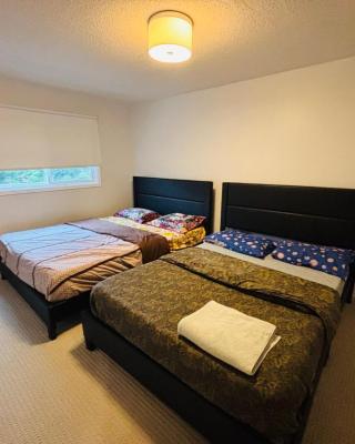 Mississauga Family Suite for 4- 10 minutes to Sheridan, Amazon Warehouse, Plaza, Go