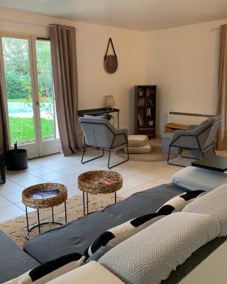Gîte 3 étoiles les Gourlines avec balneo, véranda, piscine et garage