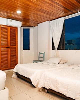Habitación para 3 a una cuadra de la playa y bahía